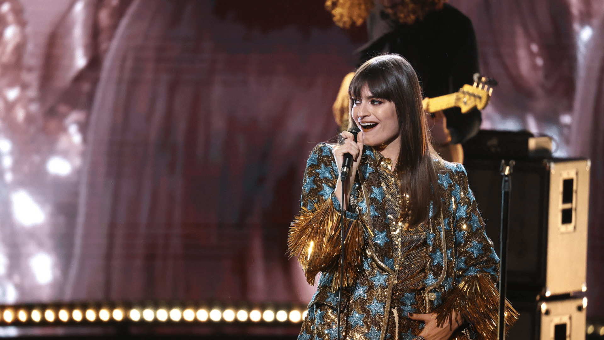 Clara Luciani : elle annonce sa nouvelle tournée dans toute la France