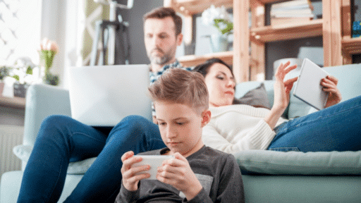 Autorité parentale : avez-vous le droit de fouiller le téléphone de votre enfant ?