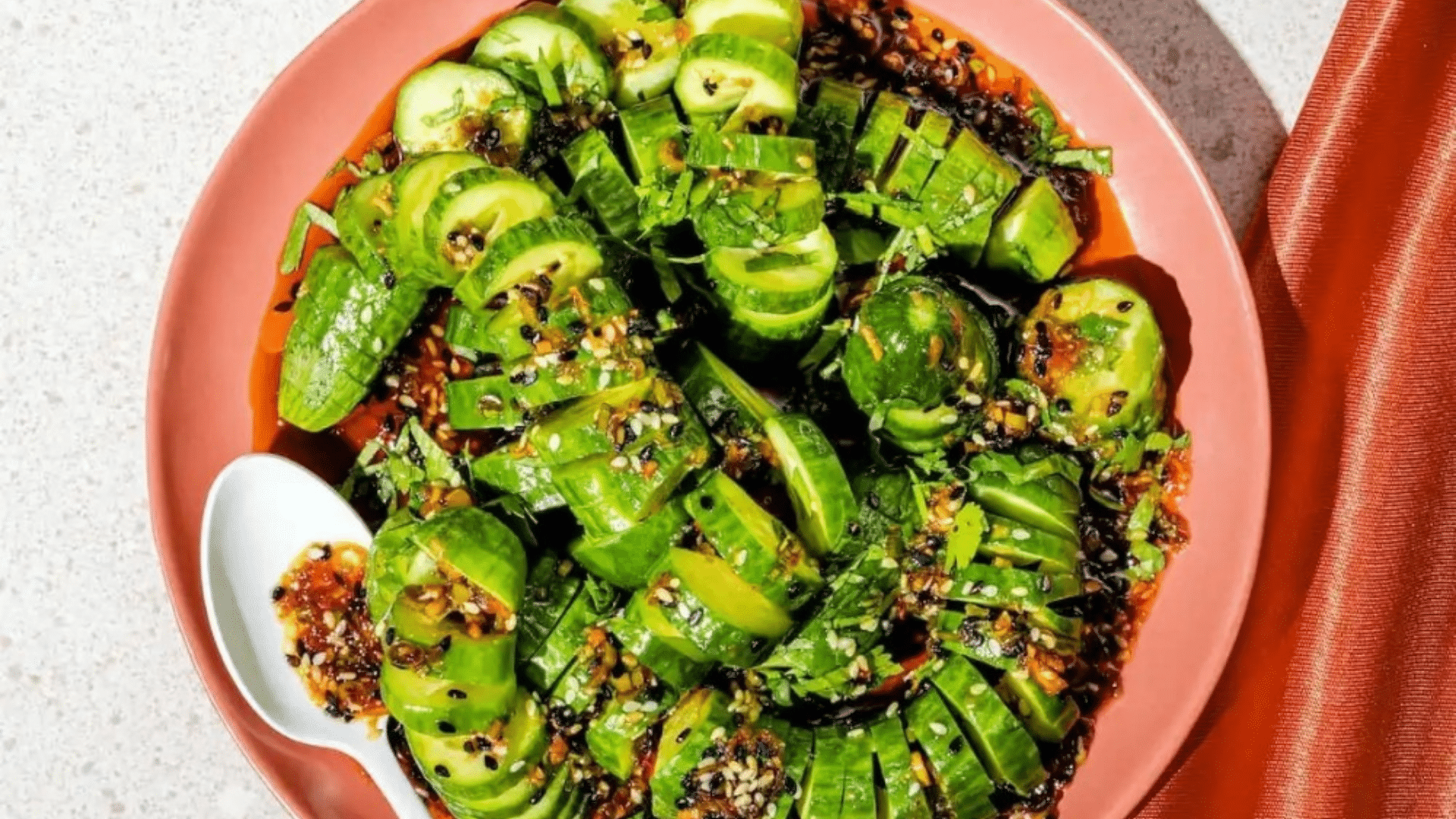 Salade Tiktok : la recette asiatique aux 500 millions de vues