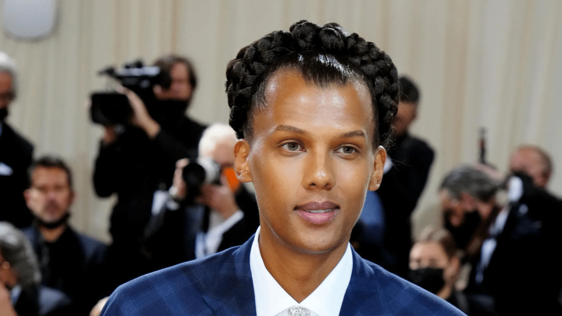 Stromae et sa famille en images rares partagées par Coralie Barbier