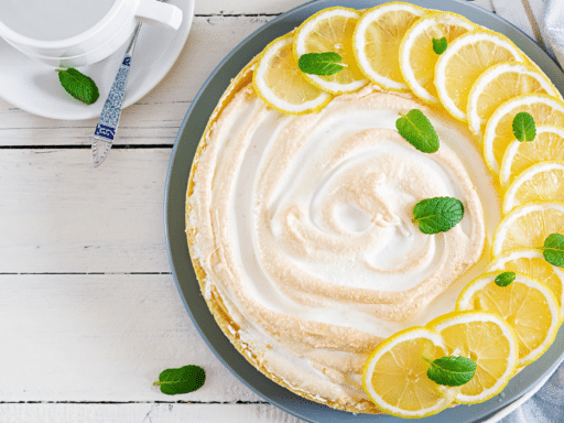 La tarte au citron meringuée ultra-gourmande, une création du chef Philippe Etchebest