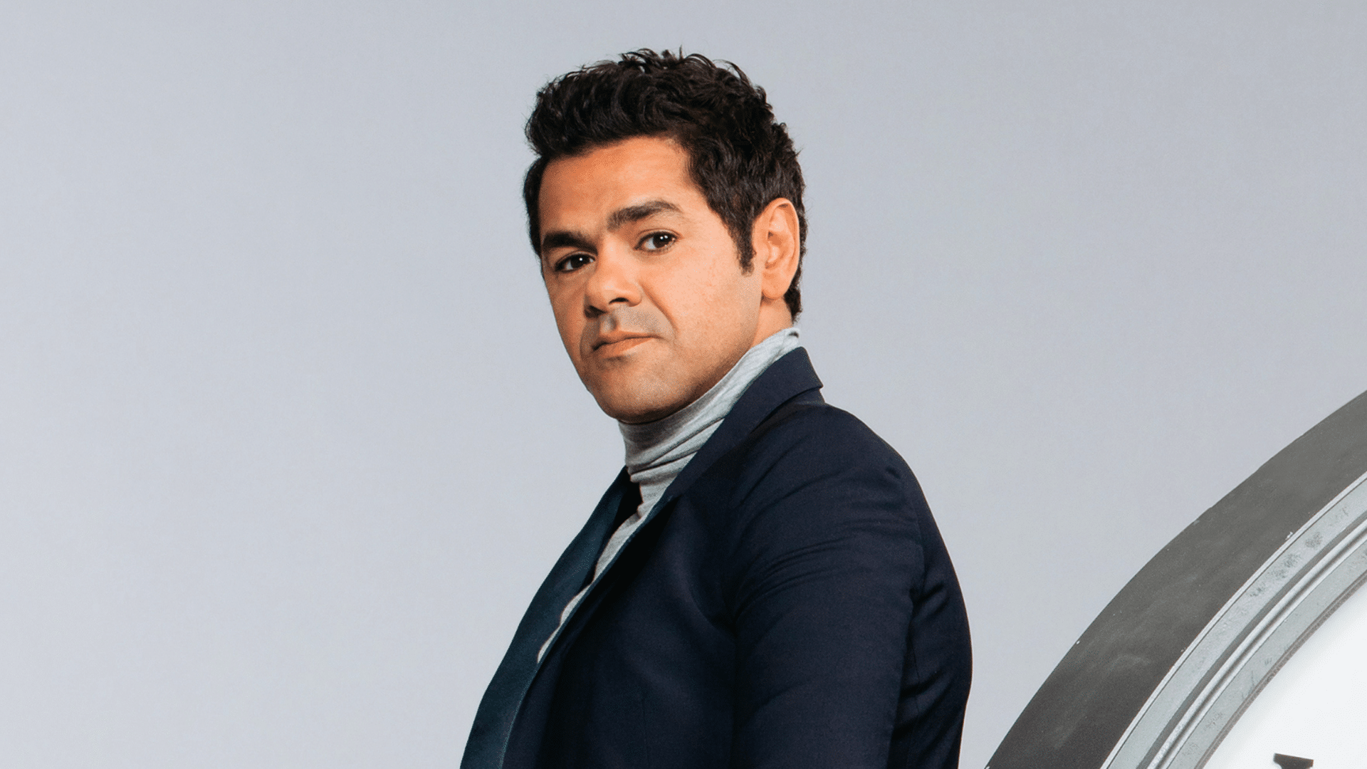 “Ils sont meilleurs que nous…” : Jamel Debbouze fait des confidences sur la nouvelle génération de stand-up