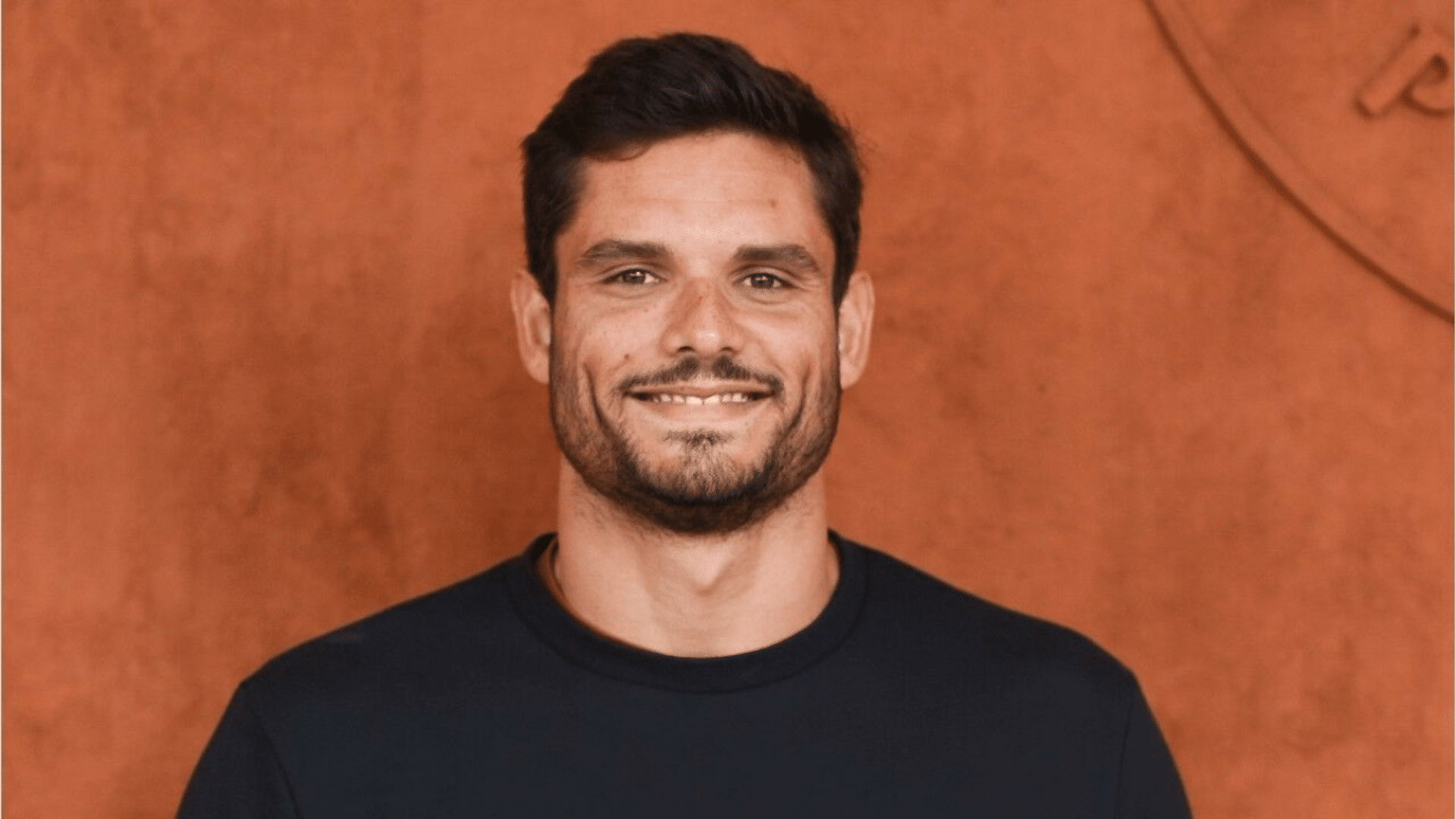 Florent Manaudou inaugure la flamme olympique pour Paris 2024