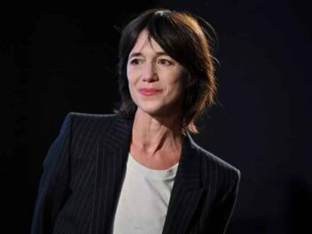 Charlotte Gainsbourg : elle adopte le look de sa mère Jane Birkin