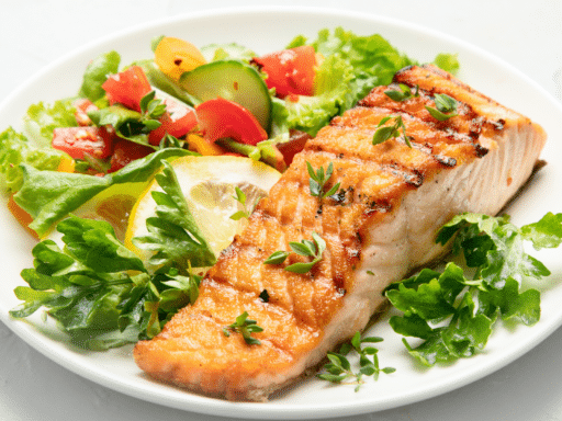 Salade niçoise au saumon grillé : la recette complète