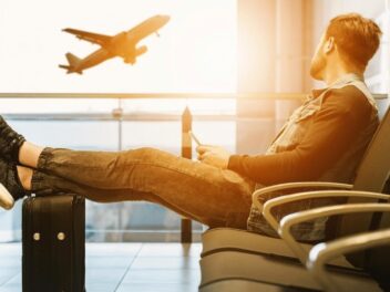 TikTok : 6 techniques astucieuses devenues virales pour vos voyages en avion !