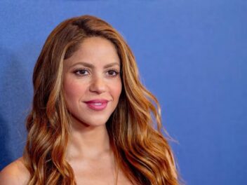 Shakira : en couple avec un acteur de la série Emily in Paris ?