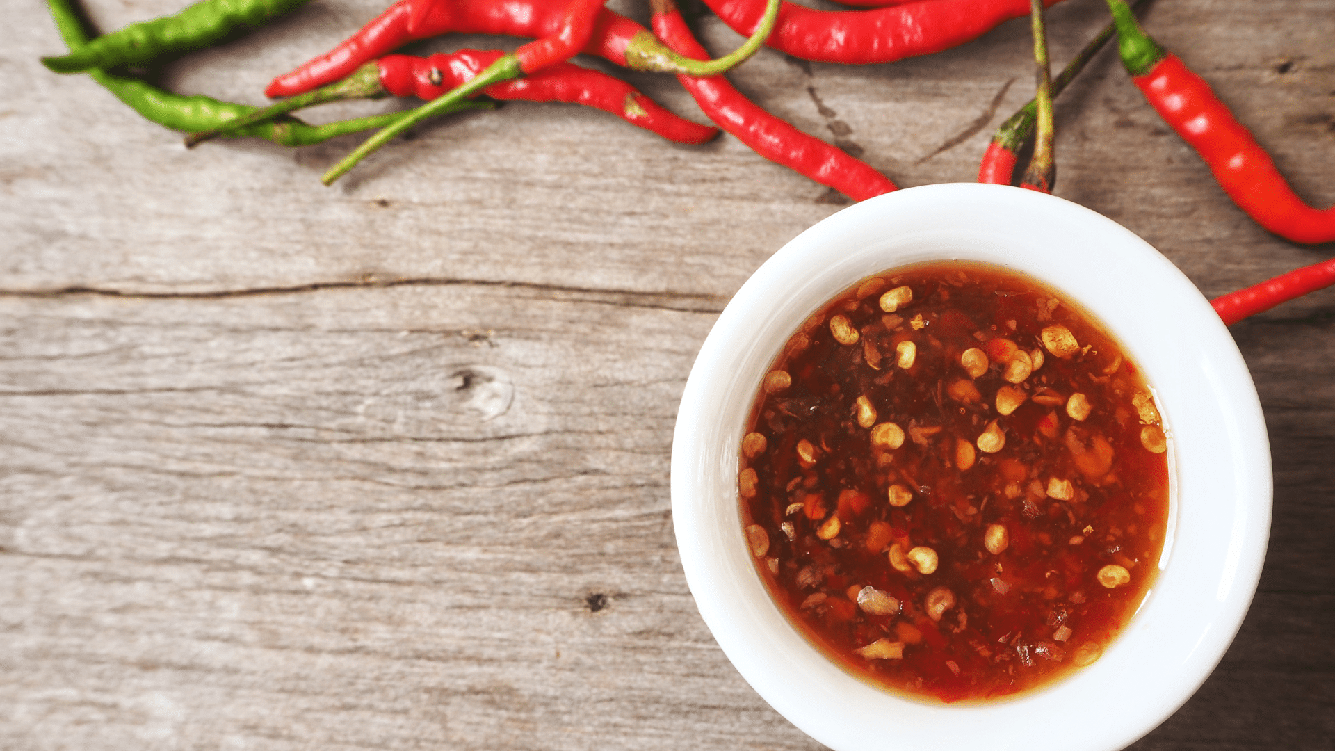 Sauce aigre-douce : la recette thaïlandaise facile pour préparer la sauce sweet-chili à la maison !
