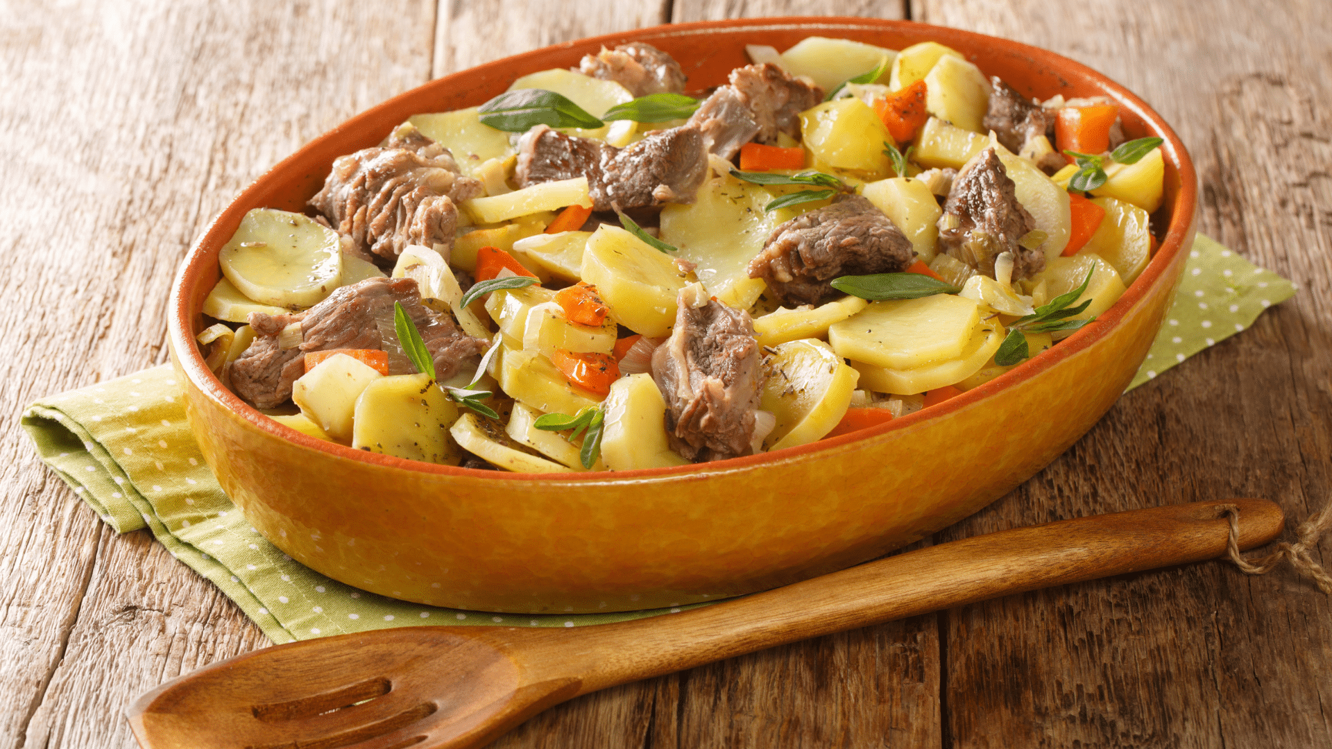 Recette printemps 2024 : baeckeoffe d’agneau aux épices