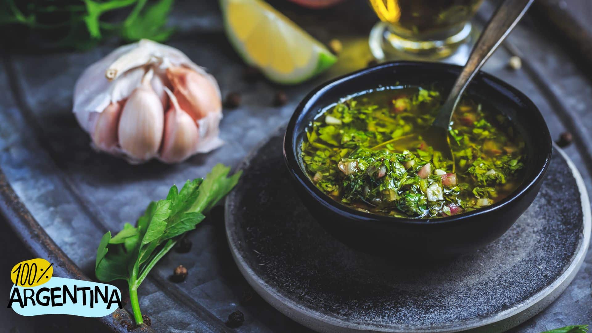 Sauce Chimichurri : la recette authentique pour sublimer vos grillades à la mode Argentine