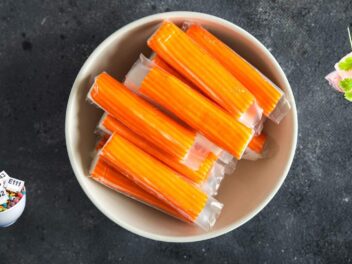 Additifs, chair de poisson… : voici le vrai contenu de vos surimis !