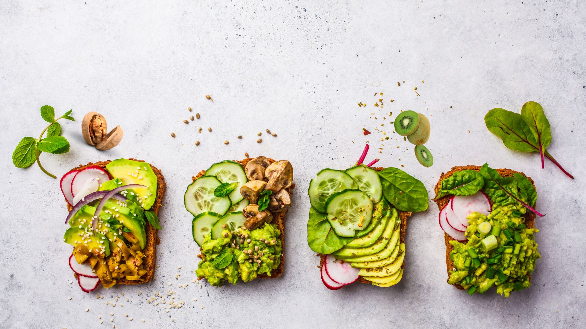 Tartines Fraîches : Fromage frais, kiwi et noix pour une explosion de saveurs