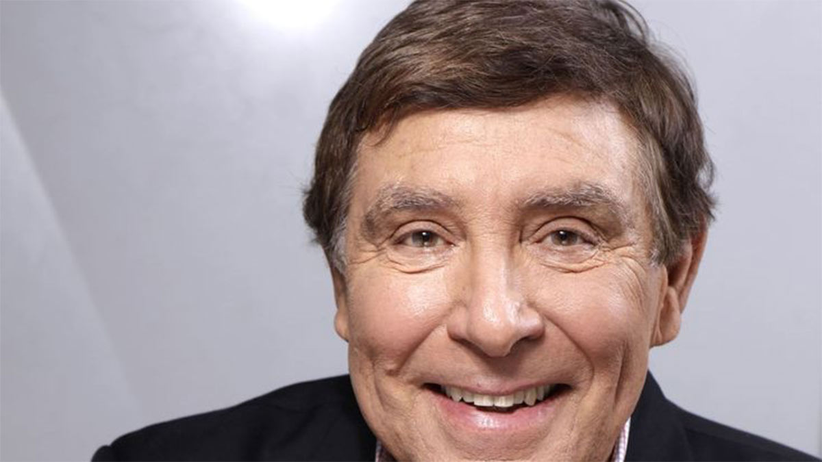 Jean-Pierre Foucault se lance dans la comédie : L’animateur star de TF1 fait ses premiers pas d’acteur à 77 ans !