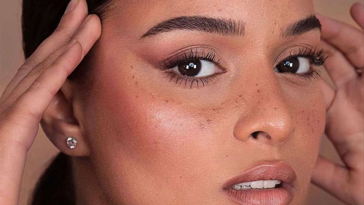 Révélation choc : Transformez vos sourcils comme une pro sans ruiner votre budget !