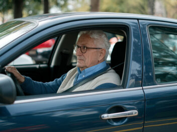 Seniors au volant : quand le médecin peut-il vous retirer les clés ?