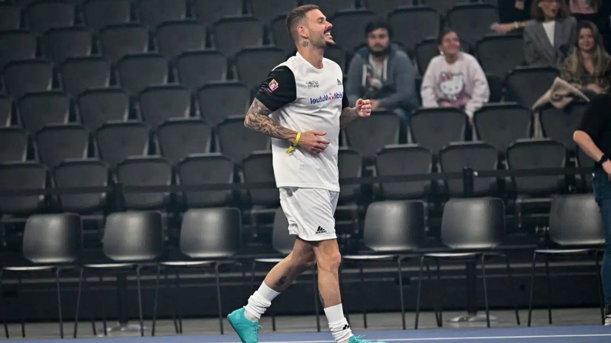 match foot Matt Pokora