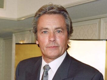 Alain Delon disparaît à 88 ans : ses derniers mots dévoilent le secret familial qui l’a hanté toute sa vie