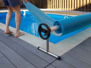 Bâcher sa piscine pendant la canicule ! La solution miracle de l’été !