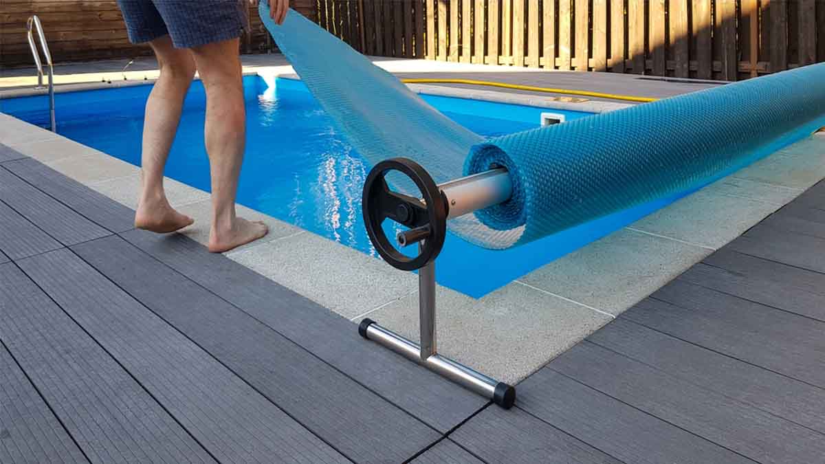 Bâcher sa piscine pendant la canicule ! La solution miracle de l’été !